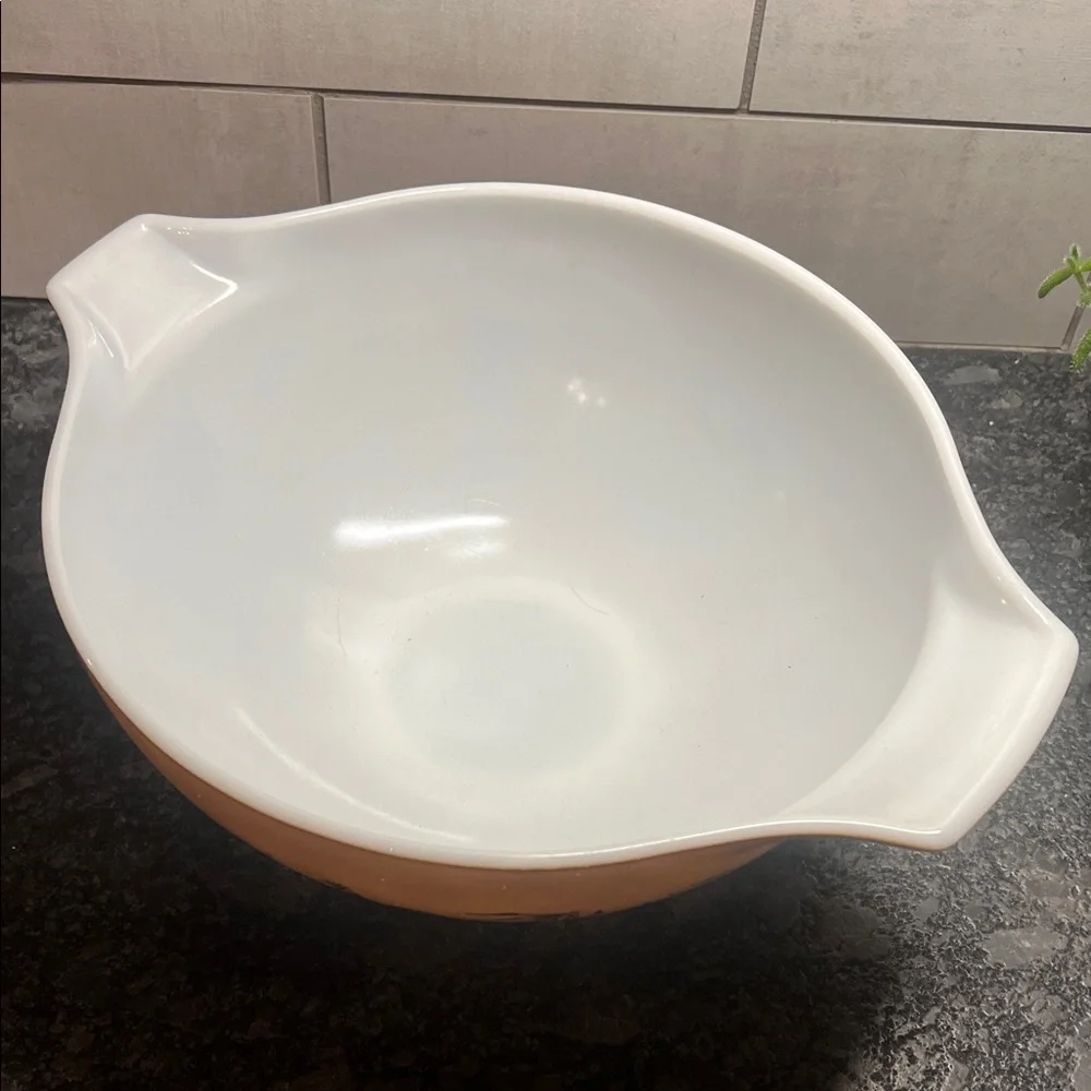 4qt #444 Vintage Early American Cinderella Brown Mixing Bowl. Exc condition..